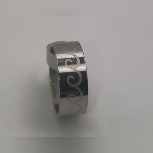 Silver Swirl Wave Stainless Steel Band Ring - Size 8 (China 17) - Hypoallergenic
